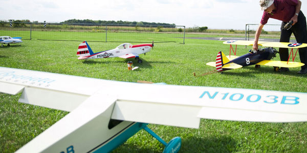 Vídeos de aviões de controle remoto enormes fazendo loucuras -  AeroÁguia.com - Aeromodelismo Elétrico